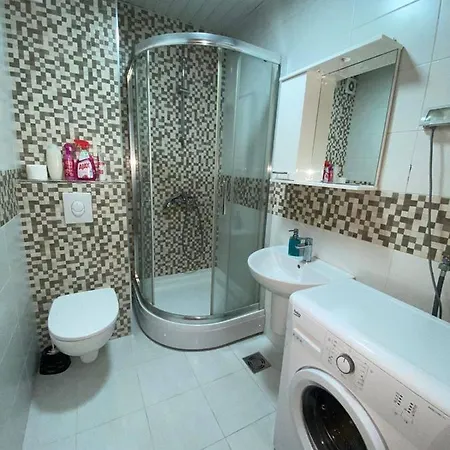 Adrianna Kvart 波德戈里察