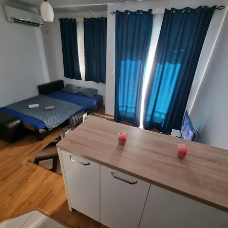 公寓 Adrianna Kvart *